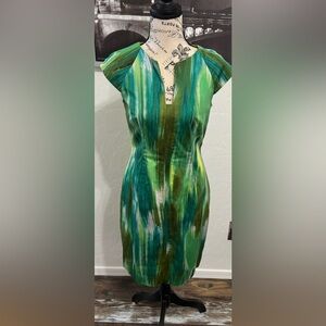 TAHARI Arthur S. Levine Dress Size 2 Green Pattern with Back Gold Accent Zipper